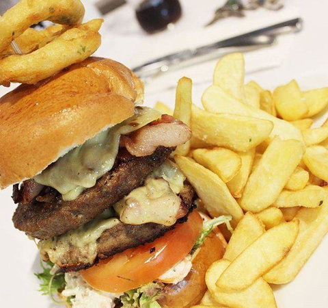 The Loft Caringbah - Accommodation BNB 5