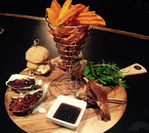 Quorum Restaurant - Accommodation BNB 29