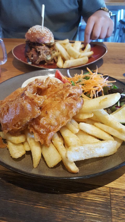 Beachfront Hotel - Accommodation BNB 7