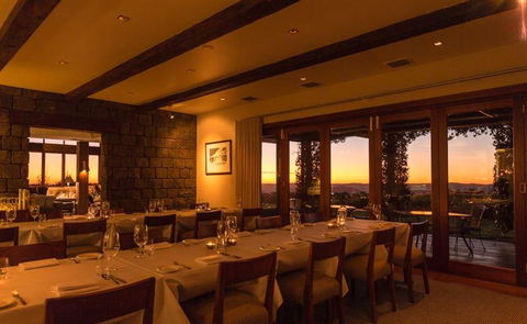 The Peak Restaurant At Spicers Peak Lodge - Accommodation BNB 10