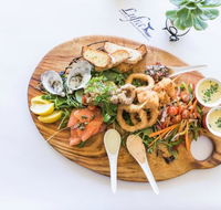 Pavement Restaurant at Lufra Hotel and Apartments - Accommodation BNB