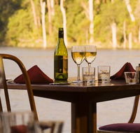 Lakeside Restaurant - Accommodation BNB