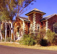 Mad Clappin' Harry's - Accommodation BNB