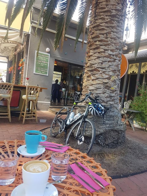Loveon Cafe - Accommodation BNB 3