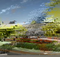 The Stirling Hotel Food - Accommodation BNB