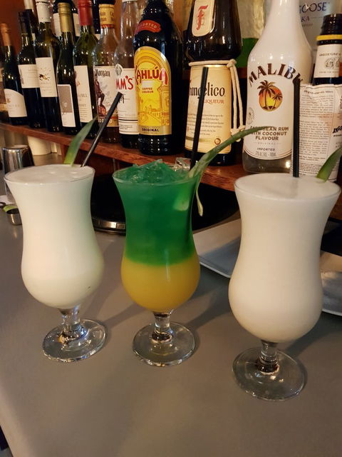 Trinity Beach Bar & Grill - Accommodation BNB 1