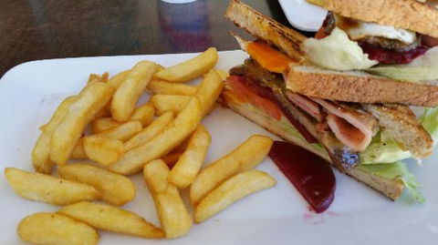 Trinity Beach Bar & Grill - Accommodation BNB 0