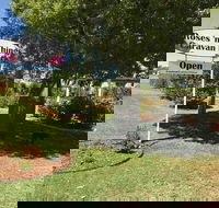 Roses 'n Things Van Park - Accommodation BNB