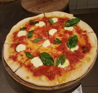 Flutterbucks Pizzeria - Accommodation BNB