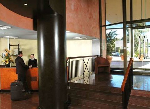 BreakFree Capital Tower - Accommodation BNB 4