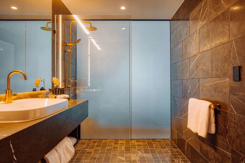 Eatons Hill Hotel - Accommodation BNB 5