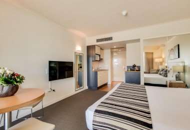 Central Cosmo Apartments - Accommodation BNB 2