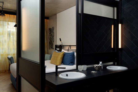 QT Melbourne - Accommodation BNB 5