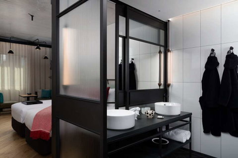QT Melbourne - Accommodation BNB 6