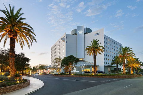 Crown Promenade Perth - Accommodation BNB 0