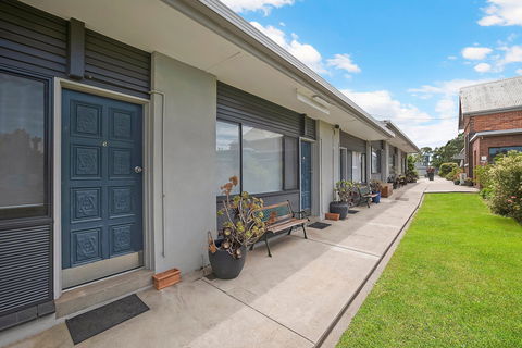 Hamilton Lakeside Motel - Accommodation BNB 0