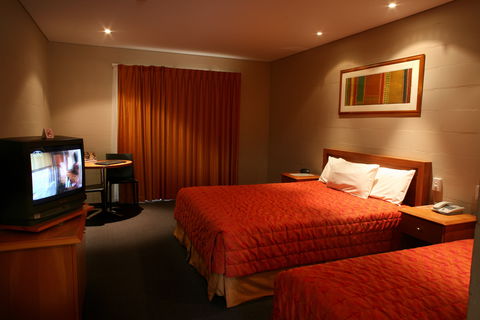 Outback Hotel & Lodge - Accommodation BNB 2