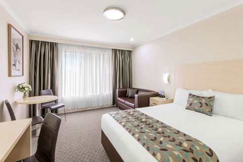 Best Western Plus Garden City Hotel - Accommodation BNB 3