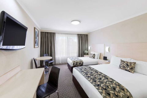 Best Western Plus Garden City Hotel - Accommodation BNB 4