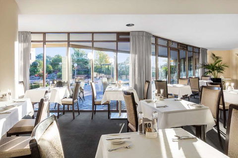 Best Western Plus Garden City Hotel - Accommodation BNB 12