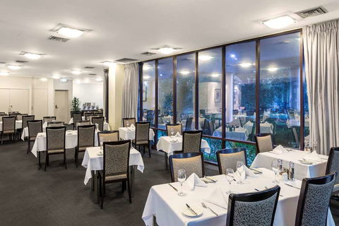 Best Western Plus Garden City Hotel - Accommodation BNB 13