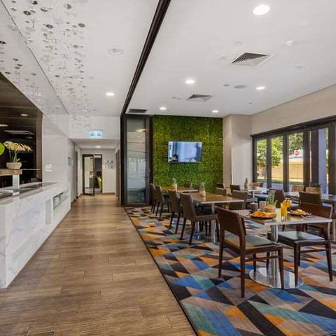 H on Mitchell Apartment Hotel - Accommodation BNB 7