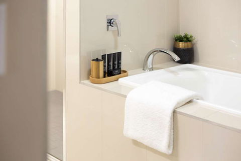 H On Smith Hotel - Accommodation BNB 3