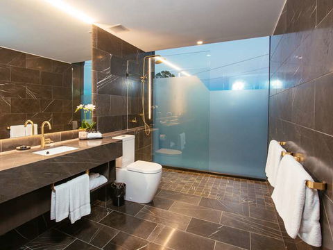 Eatons Hill Hotel - Accommodation BNB 2