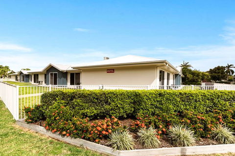 Econo Lodge Beachside - Accommodation BNB 1