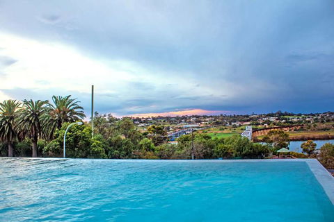 Bridgeport Hotel - Accommodation BNB 2