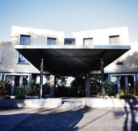 Golden Pebble Hotel - Accommodation BNB