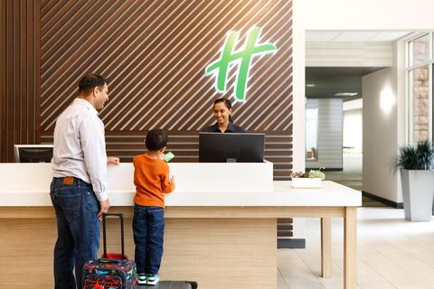 Holiday Inn Dandenong - Accommodation BNB 2