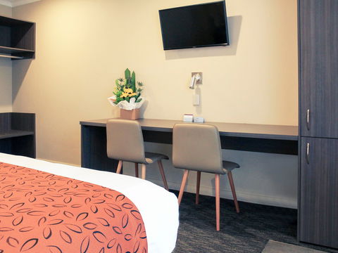 Mercure Orange - Accommodation BNB 7