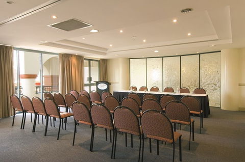 Oaks Calypso Plaza Resort - Accommodation BNB 4