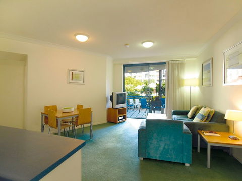 Oaks Calypso Plaza Resort - Accommodation BNB 5