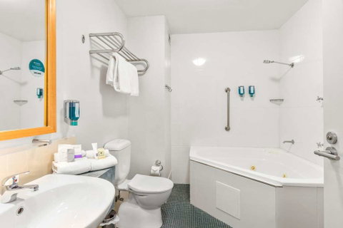 Quality Hotel Dickson - Accommodation BNB 5