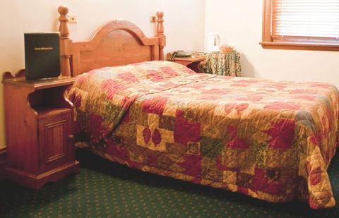 O'Malleys Hotel - Accommodation BNB 1