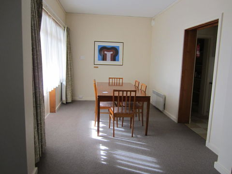 University House - ANU - Accommodation BNB 37