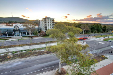 IQ Smart Apartments 704 Braddon ACT - Accommodation BNB 6