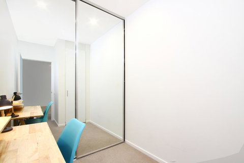 IQ Smart Apartments 704 Braddon ACT - Accommodation BNB 1