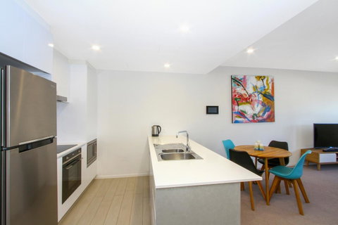 IQ Smart Apartments 704 Braddon ACT - Accommodation BNB 4