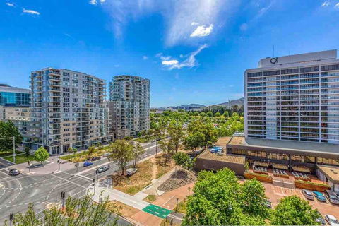 Spacious 1BR Stylish New Acton Apartment +Parking - Accommodation BNB 18