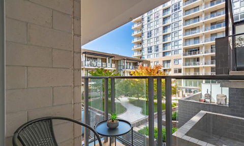 Spacious 1BR Stylish New Acton Apartment +Parking - Accommodation BNB 6