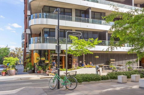 Spacious 1BR Stylish New Acton Apartment +Parking - Accommodation BNB 11