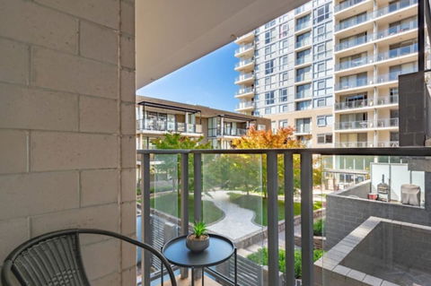 Spacious 1BR Stylish New Acton Apartment +Parking - Accommodation BNB 23