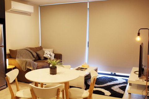 Stylish, Modern, Cute As A Button - Braddon CBD - Accommodation BNB 10