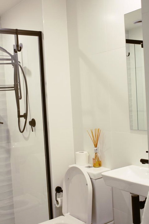 Stylish, Modern, Cute As A Button - Braddon CBD - Accommodation BNB 6