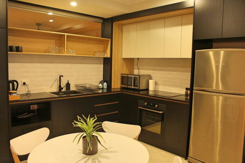 Stylish, Modern, Cute As A Button - Braddon CBD - Accommodation BNB 0