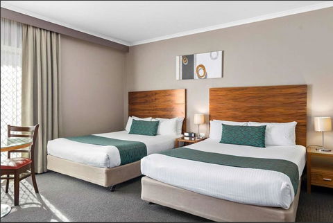 Quality Hotel Dickson - Accommodation BNB 1