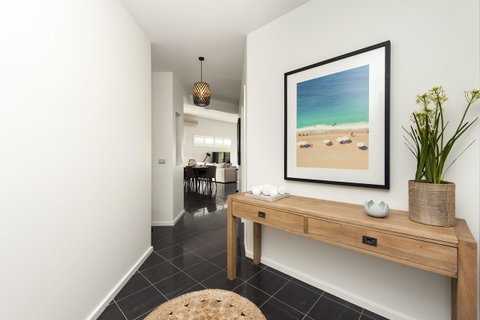 Mollymook Beachfront Penthouse 9 - Accommodation BNB 7